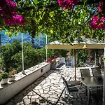Petrinο Katochori 아파트