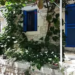 Petrinο Katochori 公寓 *